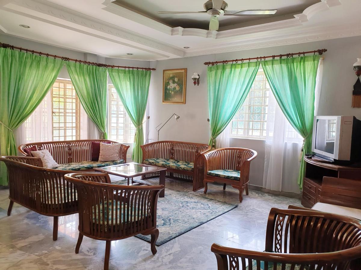 Lavender Impian Homestay Каджанг Екстер'єр фото